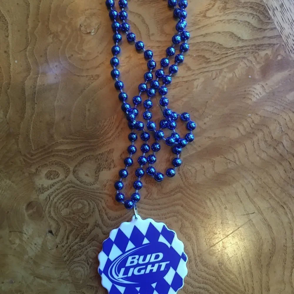 🎃 - 19 Mardi Gras Supplies!! Box 19